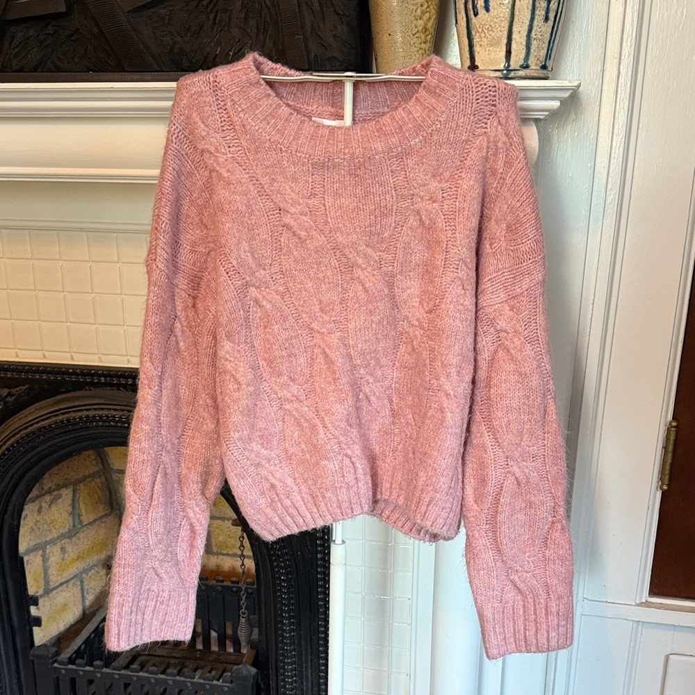 Gianni Bini Soft Pink Cable Knit Sweater with long wide sleeves- worn 2x